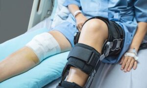 После операции по замене коленного сустава